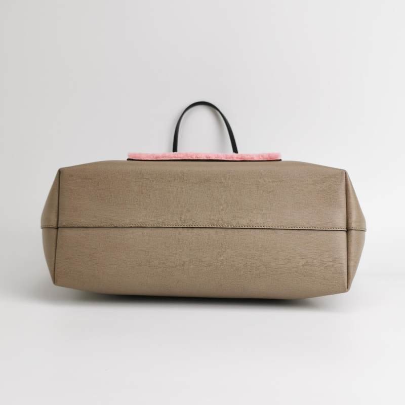 Fendi 牛皮拼色字母logo吊飾單肩包-5