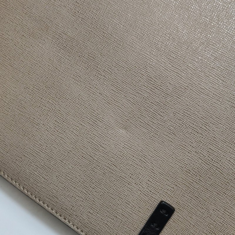 Fendi 牛皮拼色字母logo吊飾單肩包-10