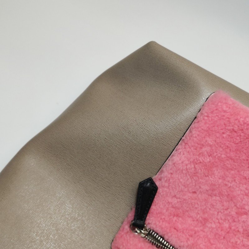 Fendi 牛皮拼色字母logo吊飾單肩包-12