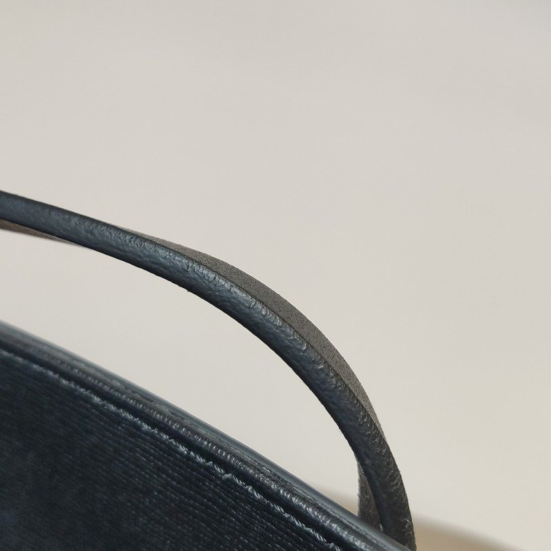 Fendi 牛皮拼色字母logo吊飾單肩包-14