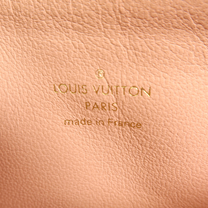 LOUIS VUITTON 羊皮皮革Coussin PM金扣手挽肩背兩用袋-10