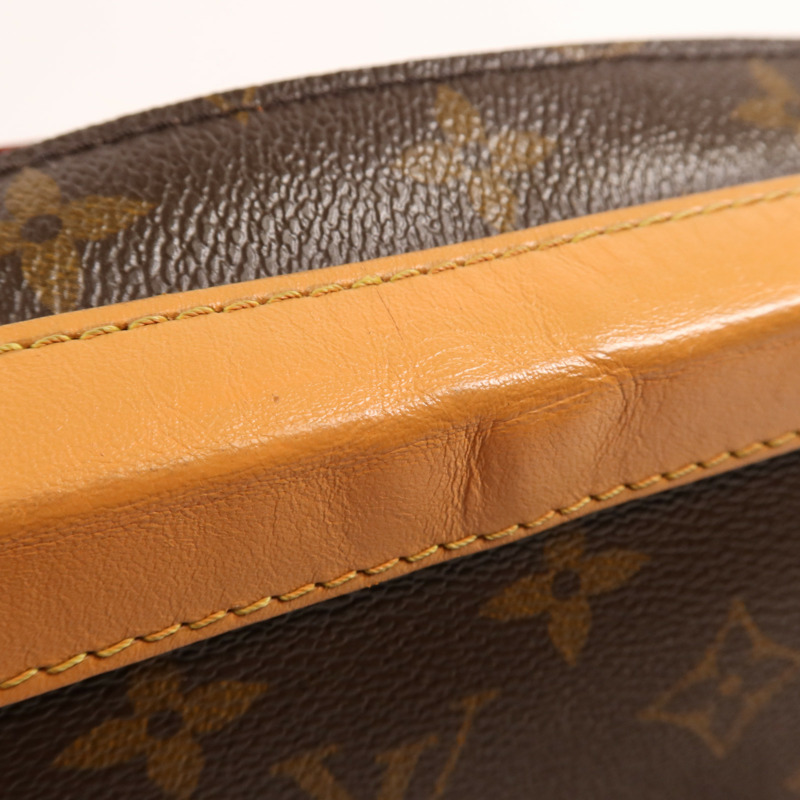 LOUIS VUITTON Monogram Soft Trunk金扣肩背袋-12