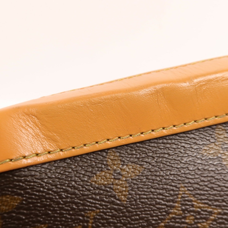 LOUIS VUITTON Monogram Soft Trunk金扣肩背袋-13