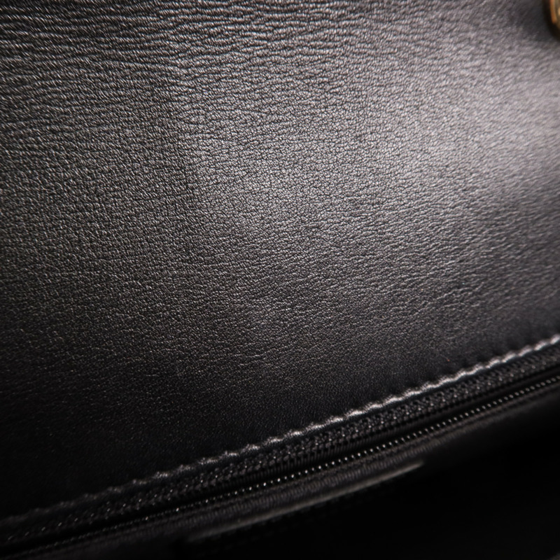 CHANEL 牛皮皮革Chain Shoulder金扣鏈帶肩背袋-16