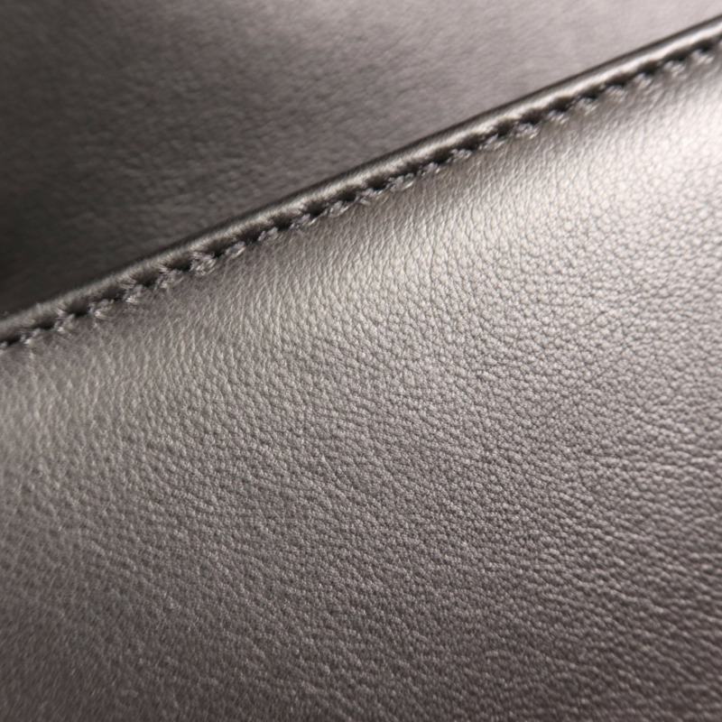 CHANEL 羊皮皮革Boy 25金扣肩背袋-16