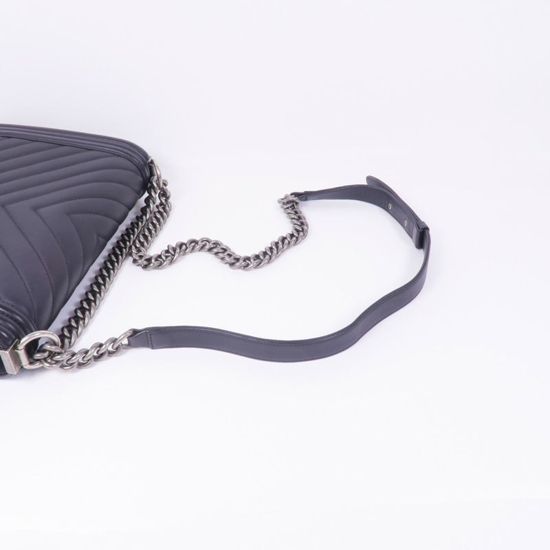 CHANEL 羊皮皮革Boy 28銀扣鏈帶肩背袋-8