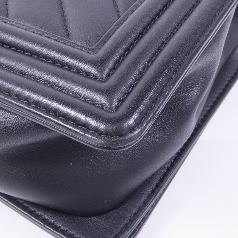 CHANEL 羊皮皮革Boy 28銀扣鏈帶肩背袋-14