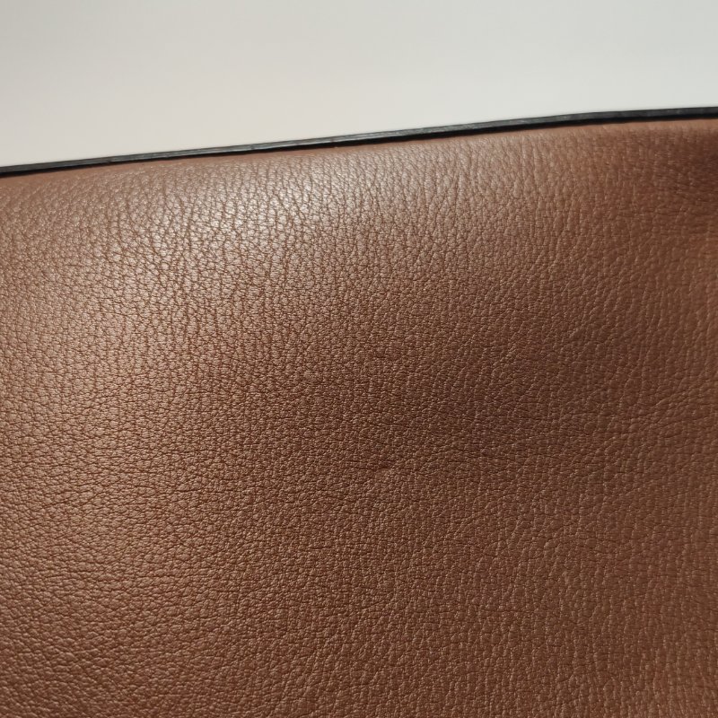 Burberry 牛皮棕色绗縫拉鍊肩背包-13