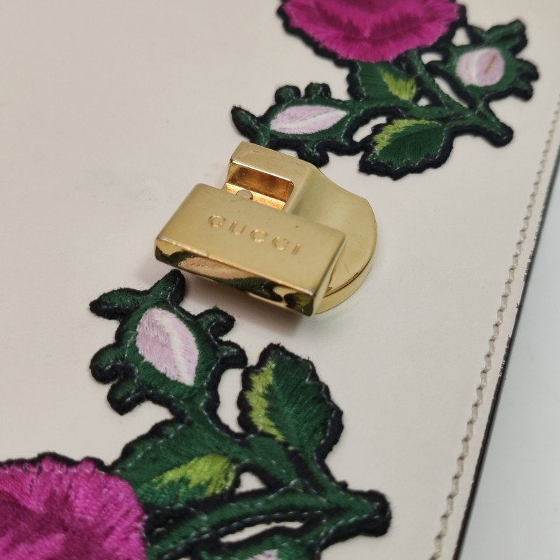 Gucci Sylvie 塞爾維亞迷你牛皮帆布花卉刺繡金屬扣織帶斜挎包單肩包-10