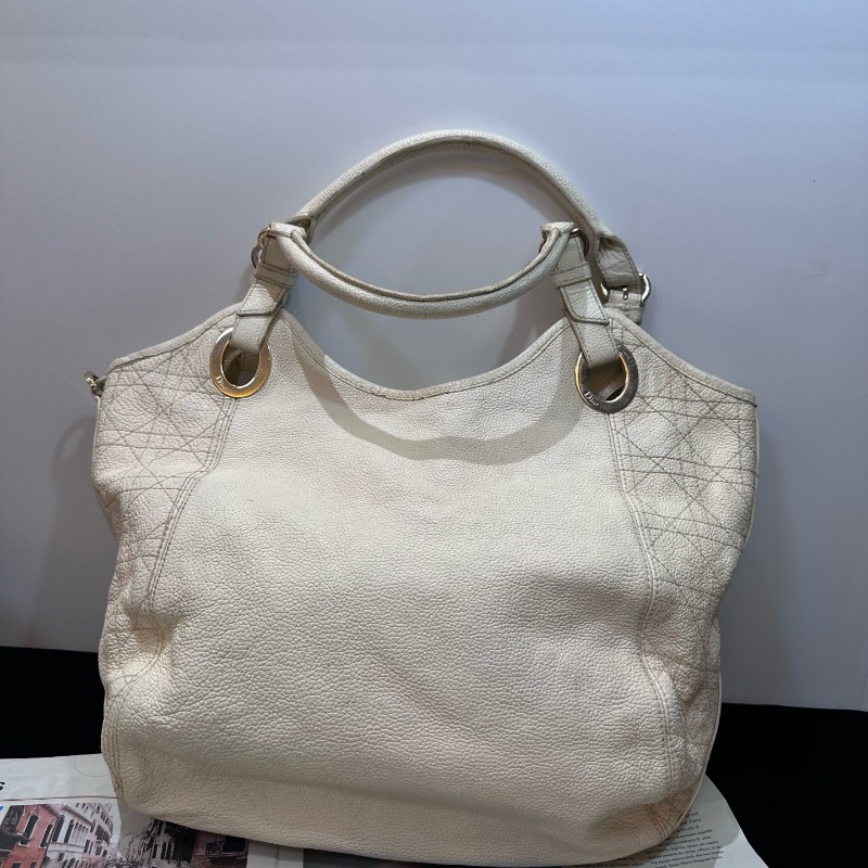 Dior白色蜜蜂掛件 肩背包-2