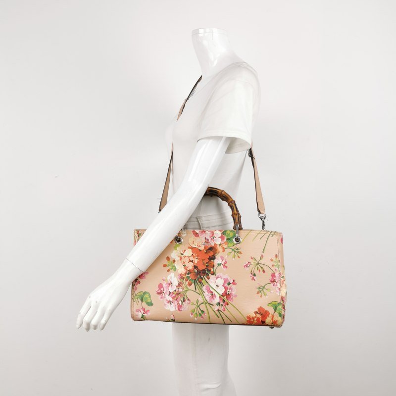 Gucci Bamboo Shopper牛皮花卉圖案字母logo竹節手柄斜挎包-1