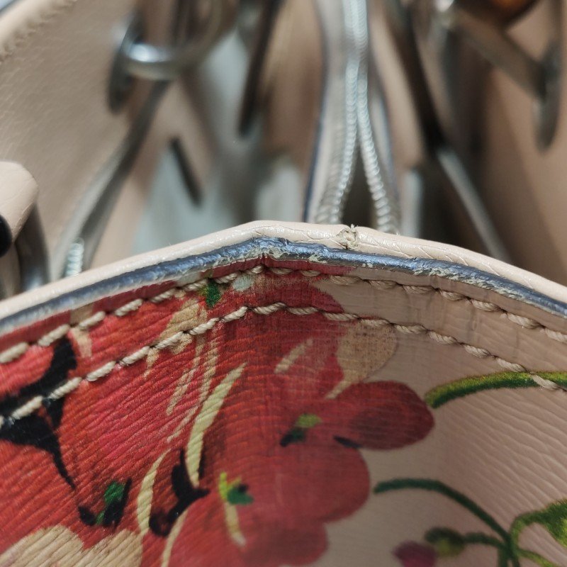 Gucci Bamboo Shopper牛皮花卉圖案字母logo竹節手柄斜挎包-21