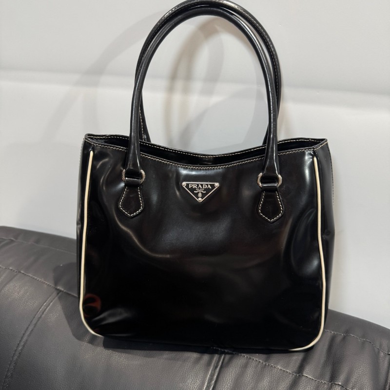 Prada黑色漆皮拼色小號琴譜包肩背包-1