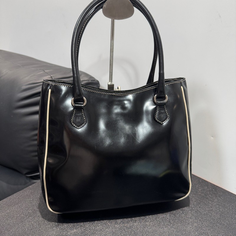 Prada黑色漆皮拼色小號琴譜包肩背包-2