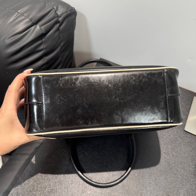 Prada黑色漆皮拼色小號琴譜包肩背包-6