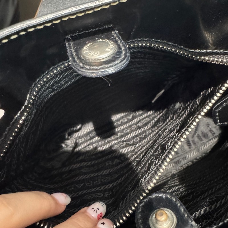 Prada黑色漆皮拼色小號琴譜包肩背包-8