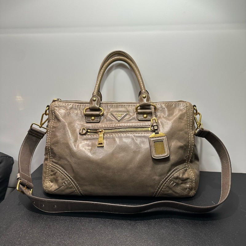 Prada 油蠟皮灰綠色笑臉外縫線機車包 肩背包-0