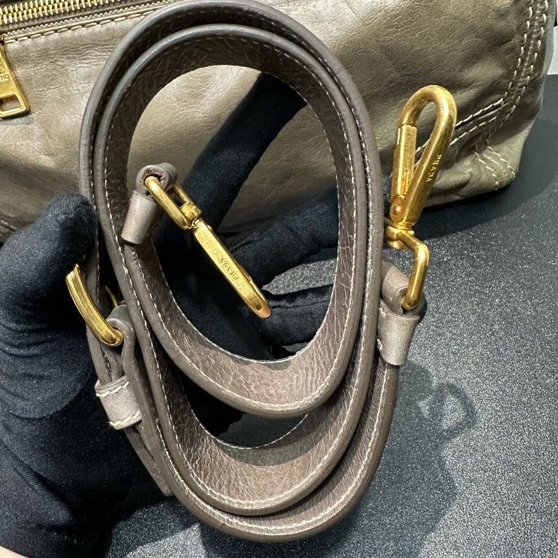 Prada 油蠟皮灰綠色笑臉外縫線機車包 肩背包-7