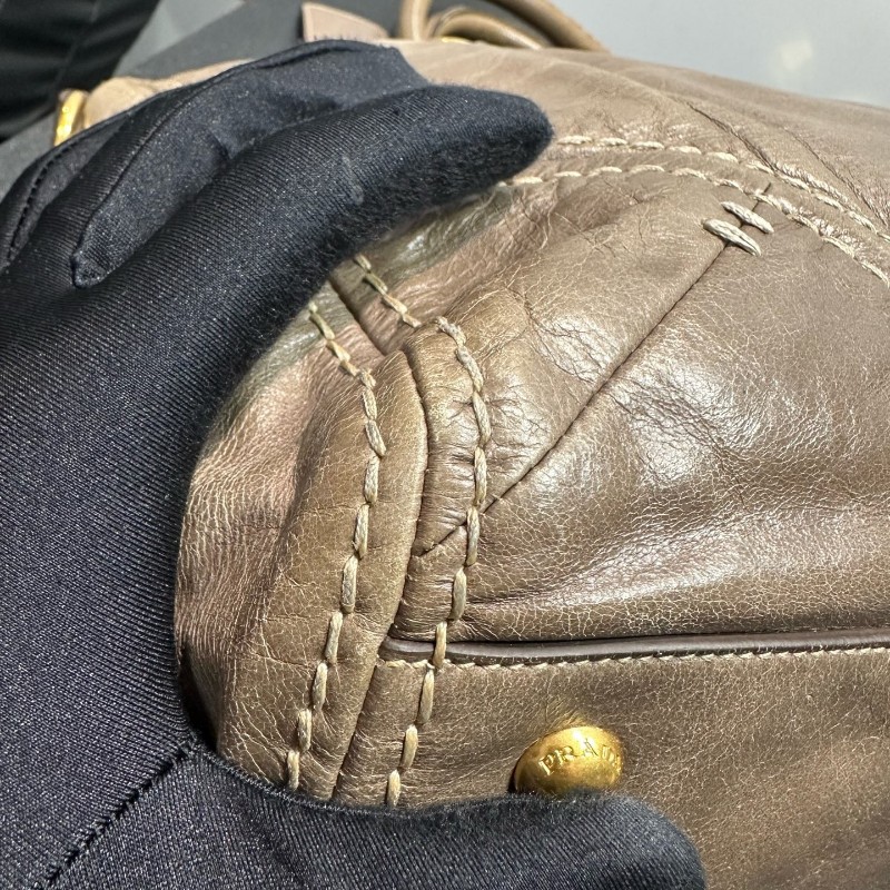 Prada 油蠟皮灰綠色笑臉外縫線機車包 肩背包-10