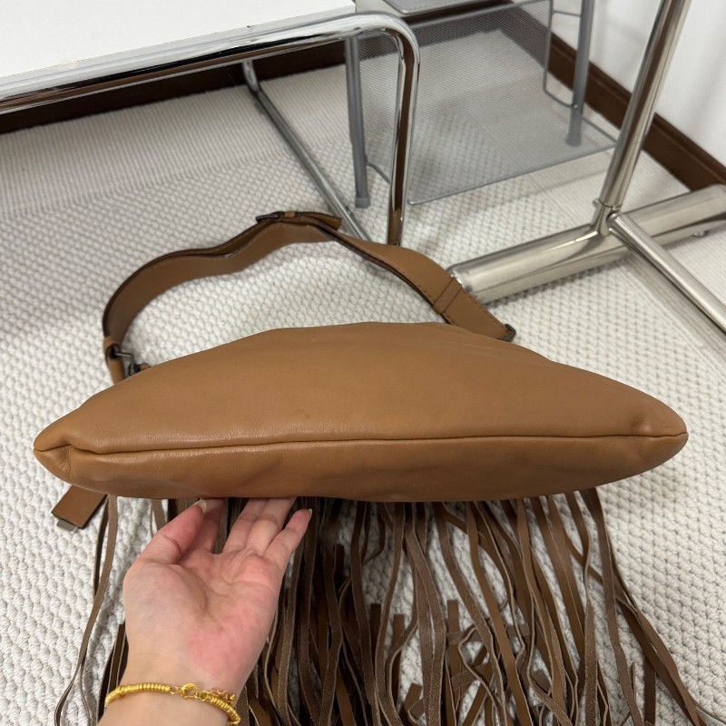 MIUMIU 棕色流蘇稀有款肩背包 斜背包-5