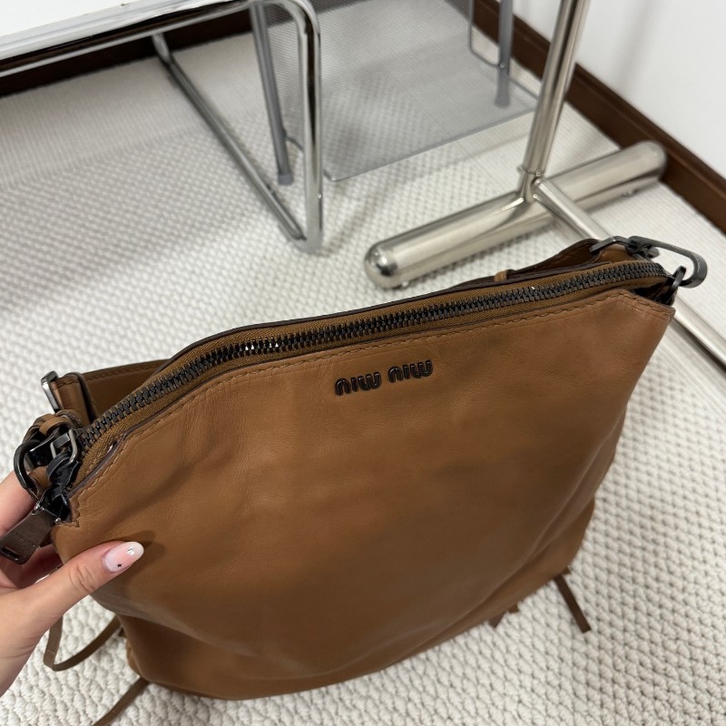 MIUMIU 棕色流蘇稀有款肩背包 斜背包-6