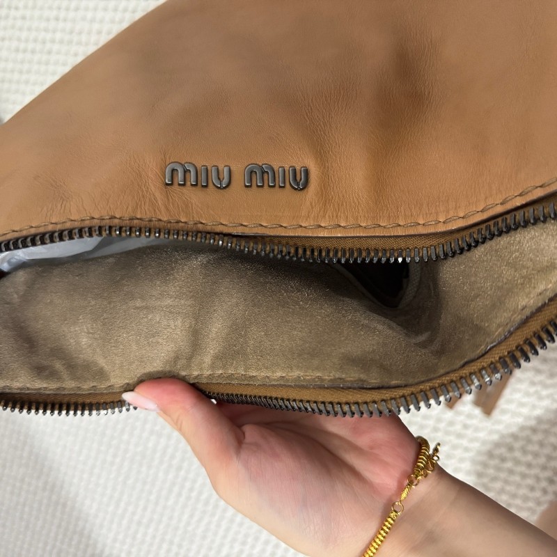 MIUMIU 棕色流蘇稀有款肩背包 斜背包-11