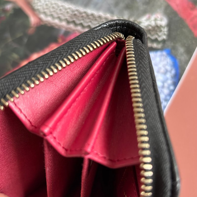 ::CHANEL:: 香奈兒 19系列經典金屬雙C LOGO菱格紋小羊皮拉鍊零錢包(黑)-15