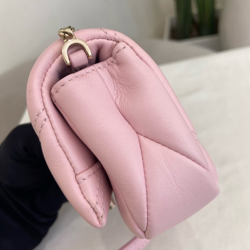 Bvlgari Serpenti Cabochon 櫻花粉色迷你棉花糖蛇頭包-3