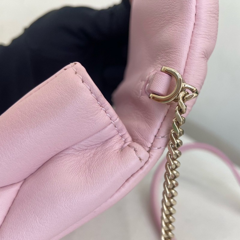 Bvlgari Serpenti Cabochon 櫻花粉色迷你棉花糖蛇頭包-14