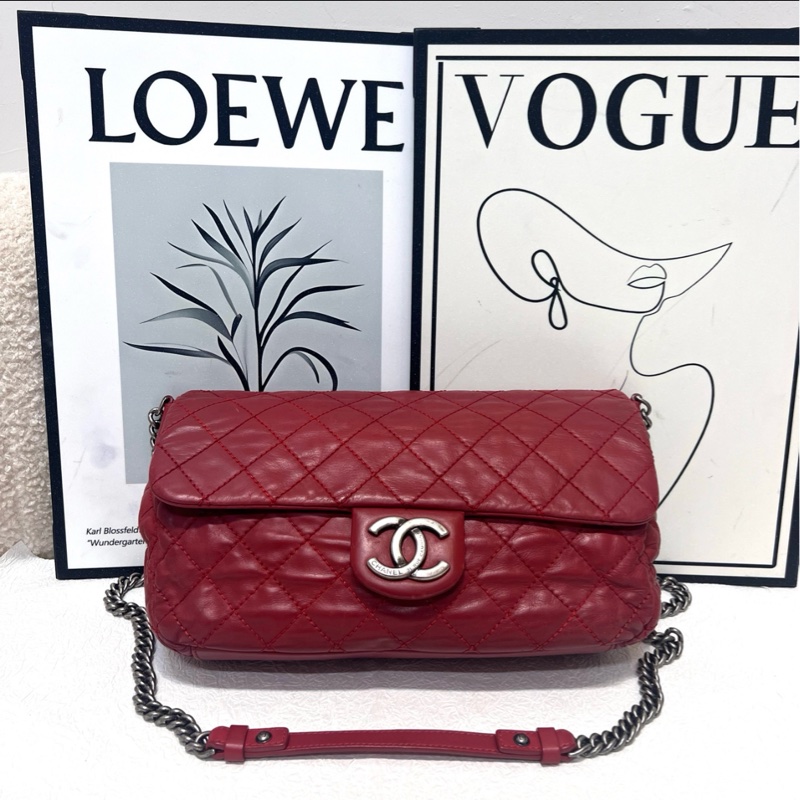 Chanel 紅色鏈條包 翻蓋銀扣 復古做舊logo 單肩包 底長約30cm-0