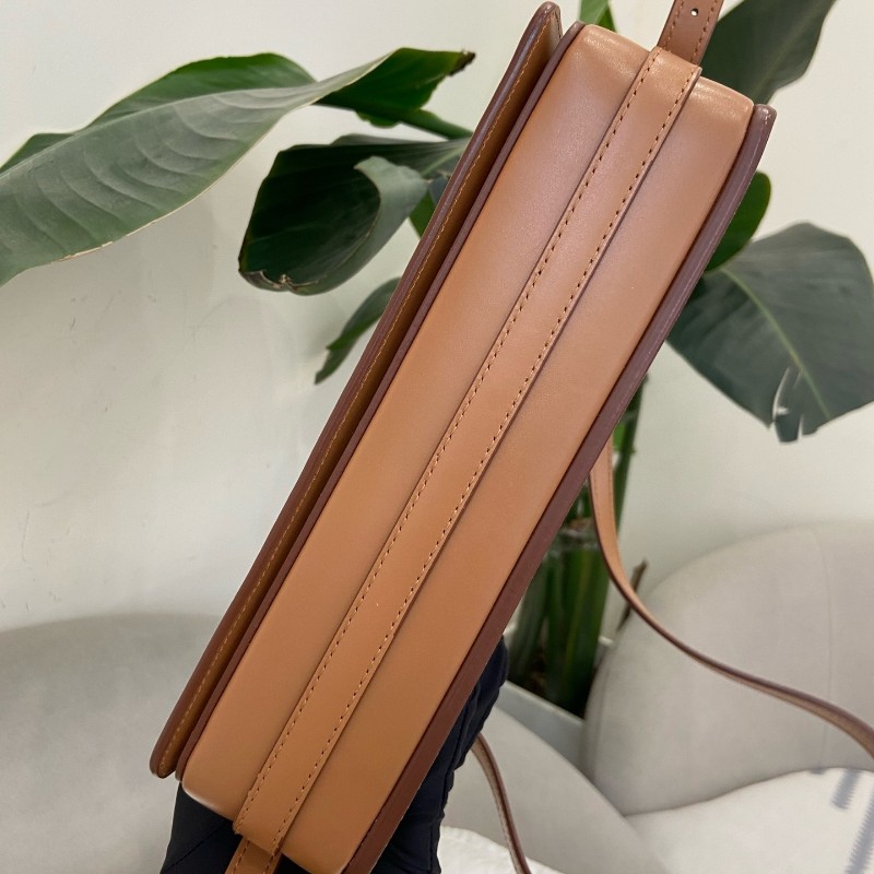 Burberry 焦糖色Grace 斜背包肩背包-4