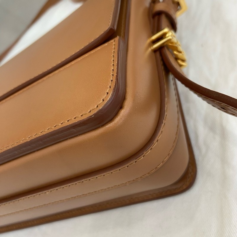 Burberry 焦糖色Grace 斜背包肩背包-6