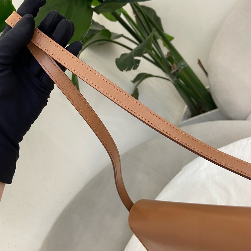 Burberry 焦糖色Grace 斜背包肩背包-17