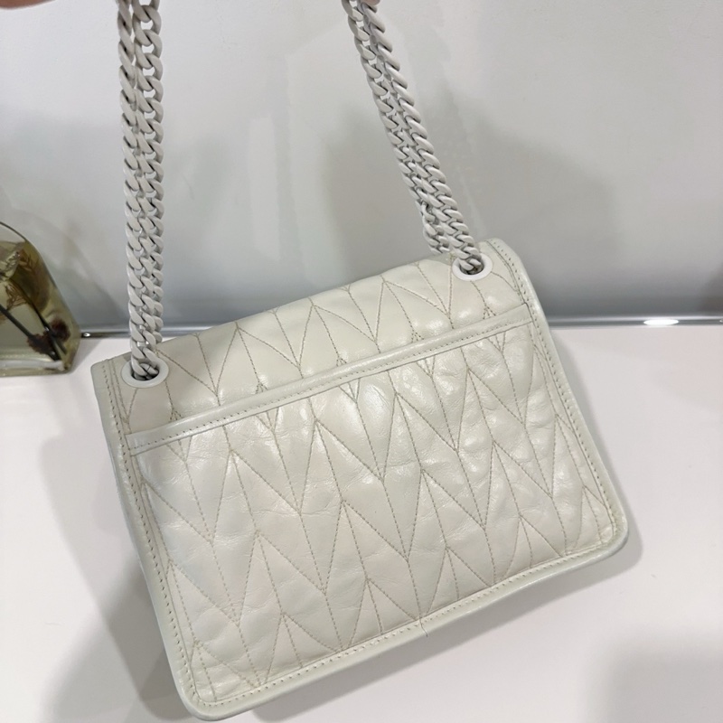 miumiu 小號奶白色油蠟皮郵差包 尺寸約22*16*7.5-3