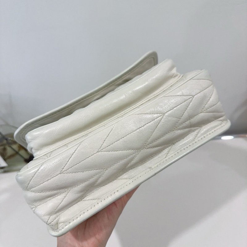 miumiu 小號奶白色油蠟皮郵差包 尺寸約22*16*7.5-5