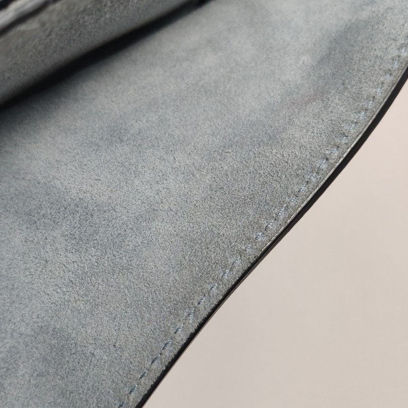 Miu Miu Madras羊皮拼色金屬鎖扣斜挎包-8