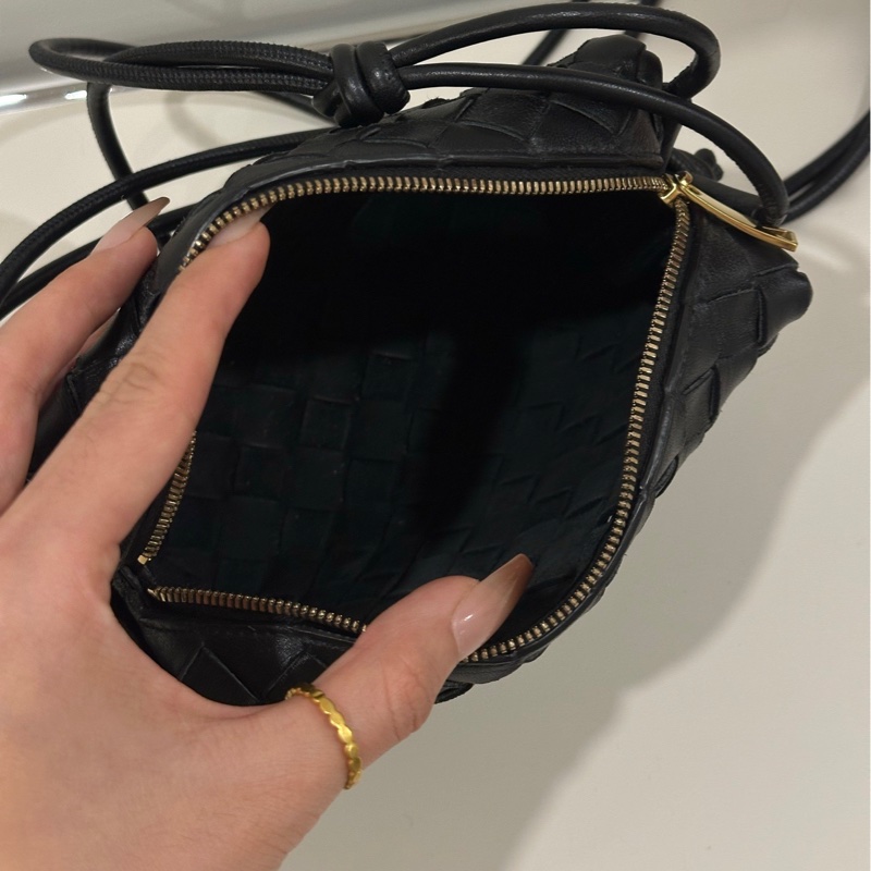 BV葆蝶家 迷你Loop黑色編織相機包 豆腐包  尺寸約17*6*12cm-4