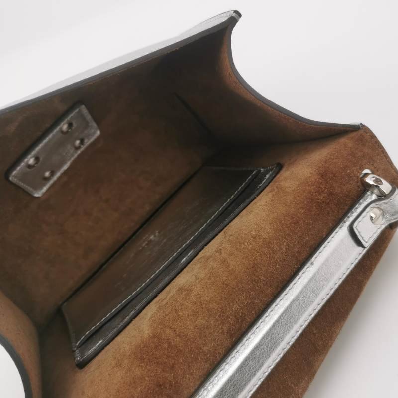 Fendi Kan U牛皮純色字母logo單肩包-6