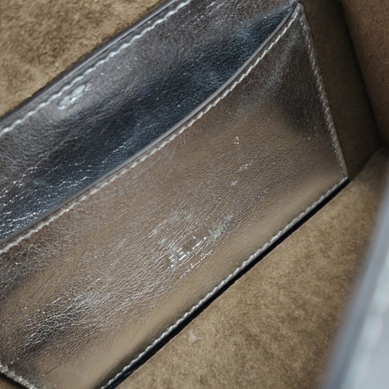 Fendi Kan U牛皮純色字母logo單肩包-9