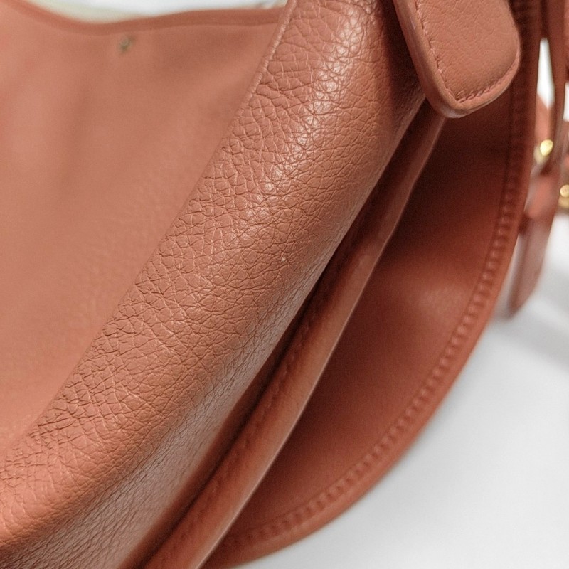 Loewe 裸粉色牛皮斜背包肩背包-7