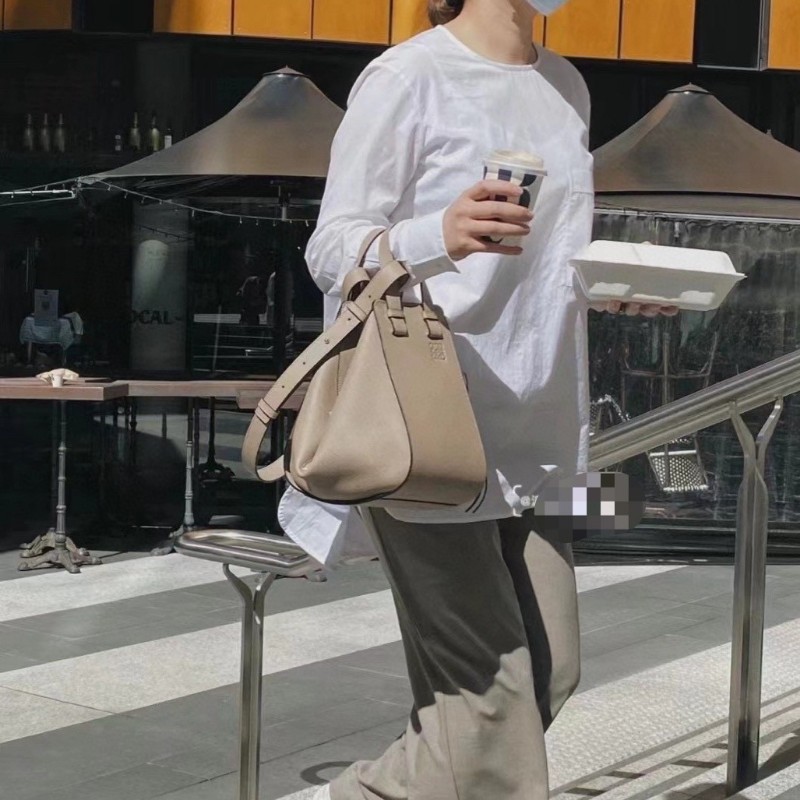 Loewe Hammock沙色吊床包手提包肩背包-0