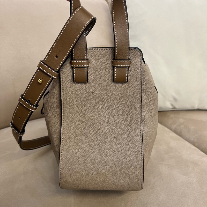 Loewe Hammock沙色吊床包手提包肩背包-3
