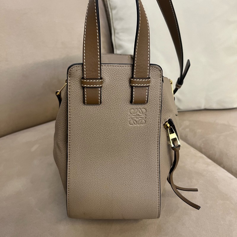 Loewe Hammock沙色吊床包手提包肩背包-4