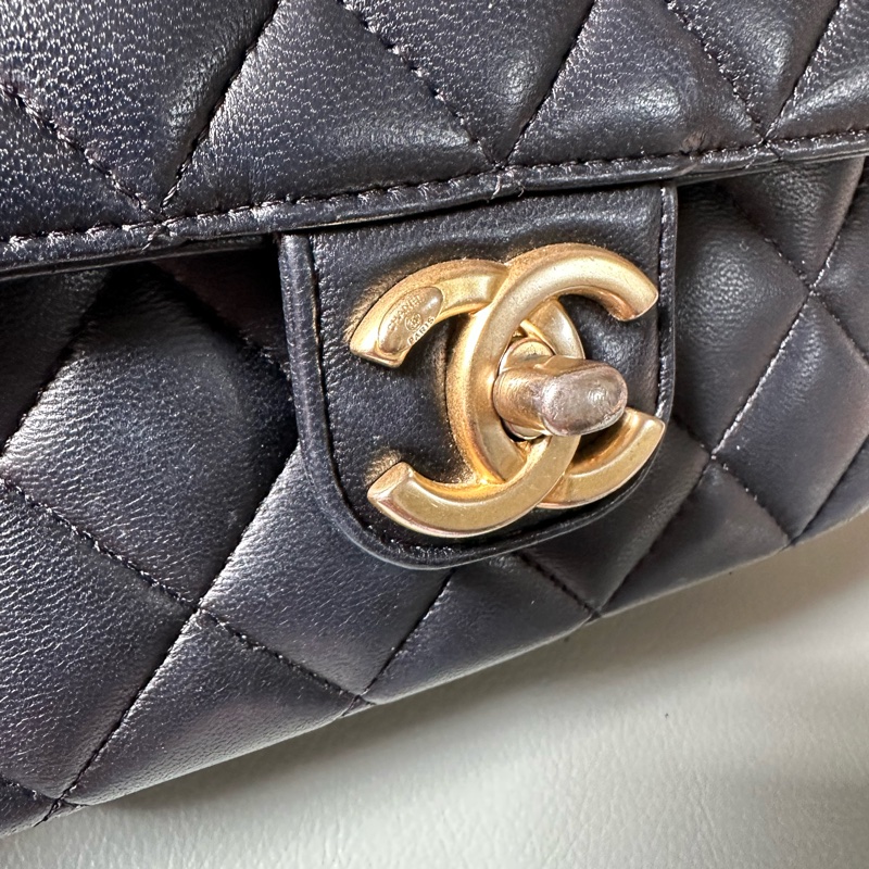 Chanel香奈兒方胖子羊皮黑金籌碼金幣鍊條包 晶片款 小號-7