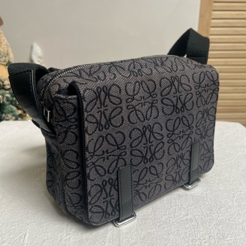 LOEWE羅意威 黑色老花帆布 郵差包-3