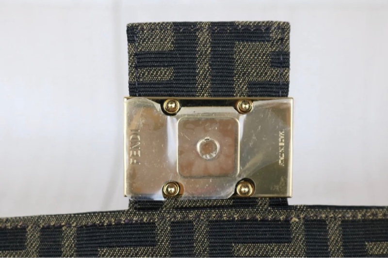 「JL精品代購」極新 FENDI baguette秀款多口袋法棍包-12