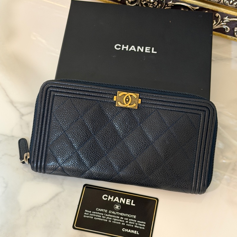 #98新閒置 #配件齊全 #櫃上新款近6️⃣萬 香奈兒深藍荔枝皮Leboy長夾-1