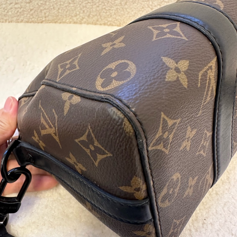 LV限量秀款 Keepall 老花斑馬人揹包-16