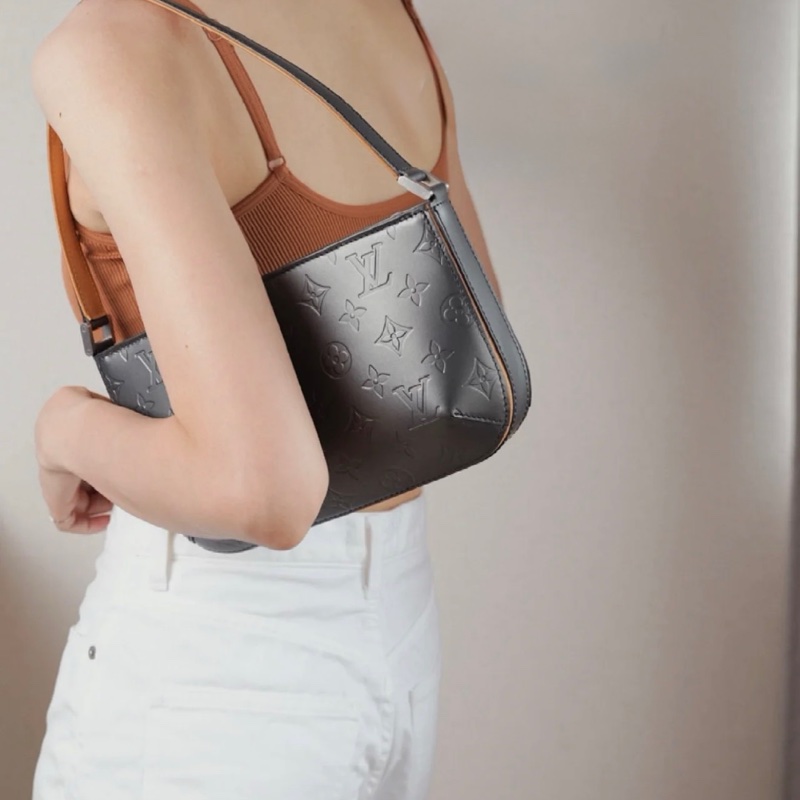 「JL精品代購」97新 LV 錫器灰麻將包-1