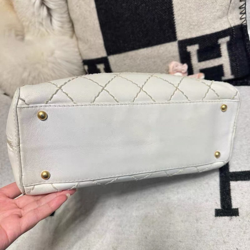 CHANEL  Lambskin Wild Stitch 手提包-4